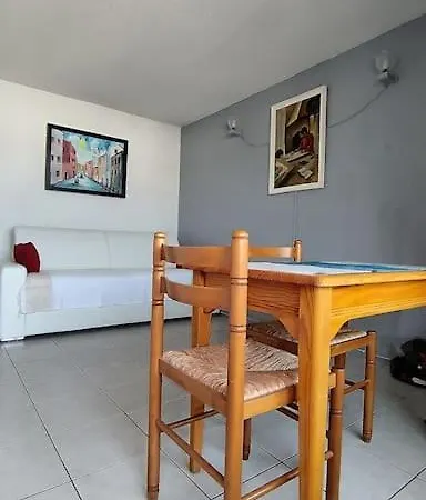 Le Dali, A 5 Min Parking * לה סיין סור-מר